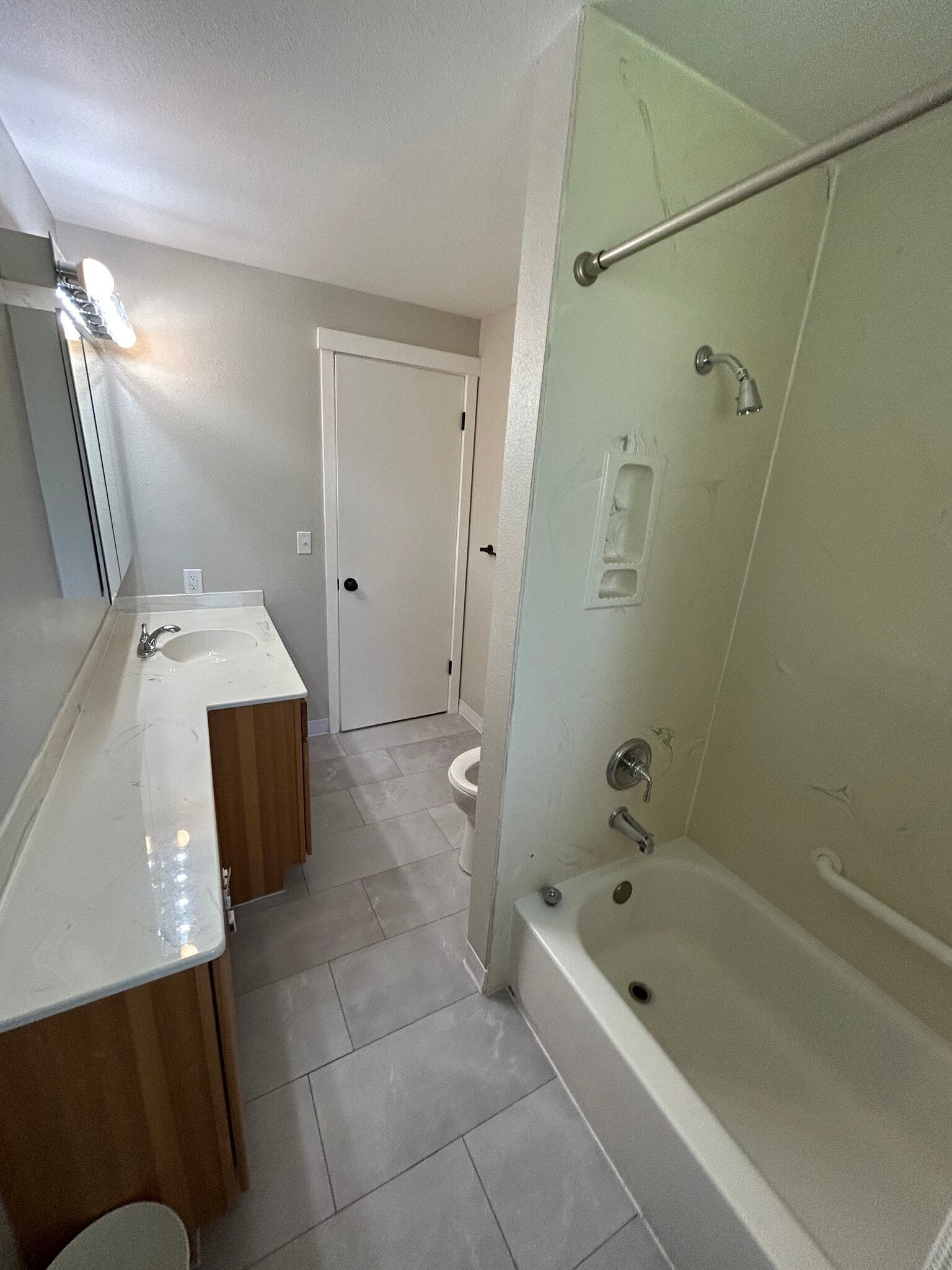 Upstairs Bathroom - 332 W Greta Ave