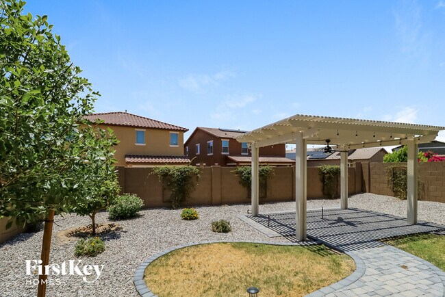 Building Photo - 21247 W Almeria Rd