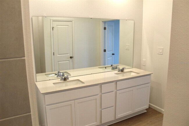 Building Photo - 4359 Vibernum Ave