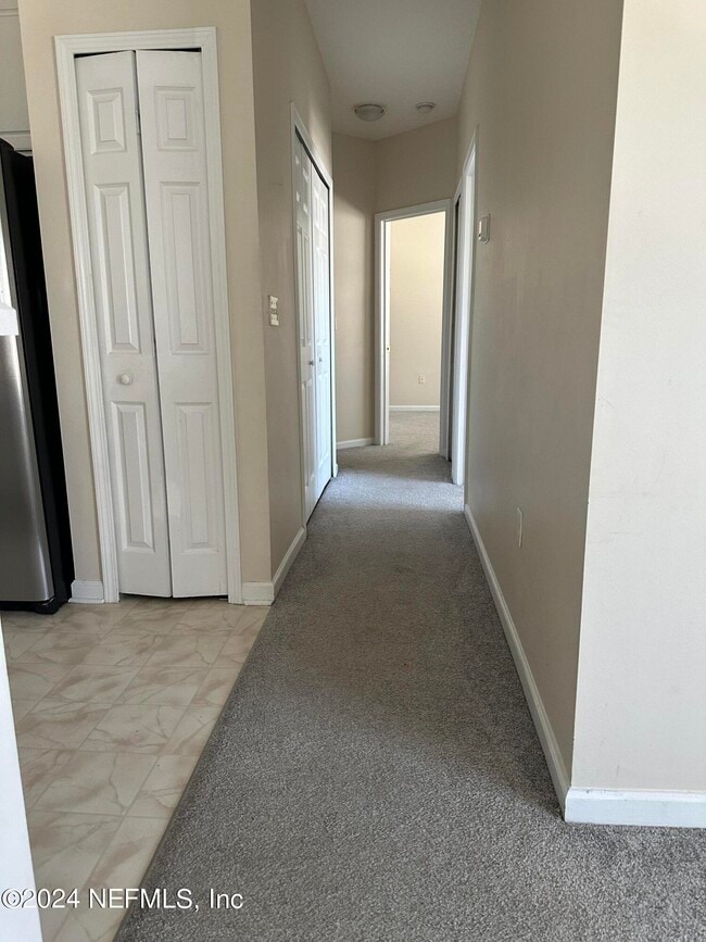 Building Photo - 9740 Summer Grove Way W