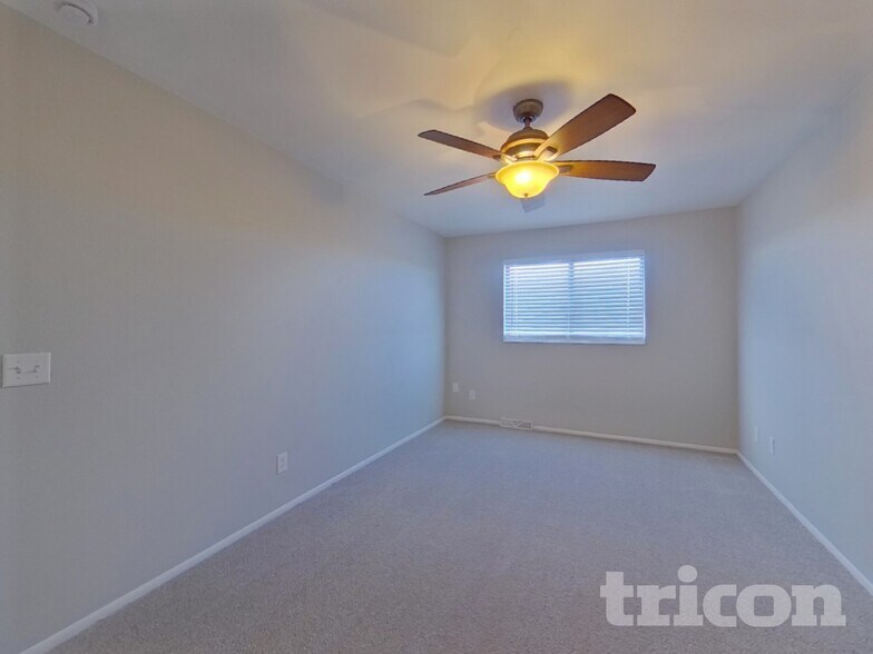 Building Photo - 10435 W 107th Pl