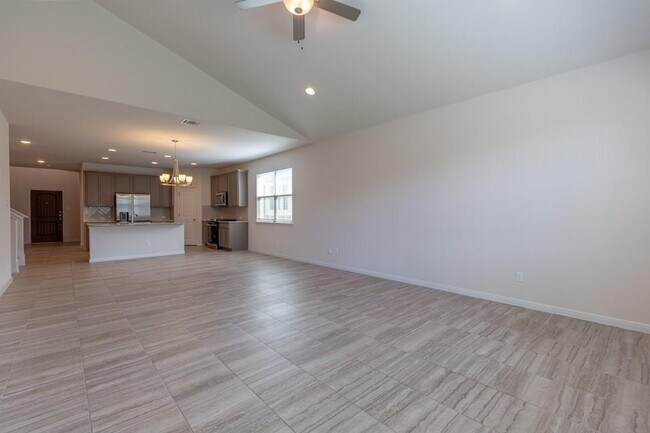Building Photo - 205 Falkland St