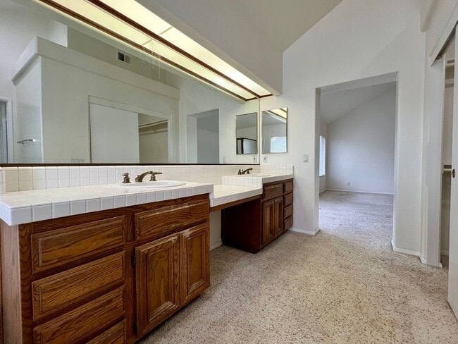 Building Photo - Beautiful 4 Bedroom Single Family Home with Pool and Pool Service Included for Lease in Rancho Cu...
