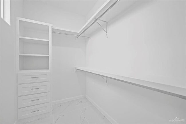 Building Photo - 17 E St