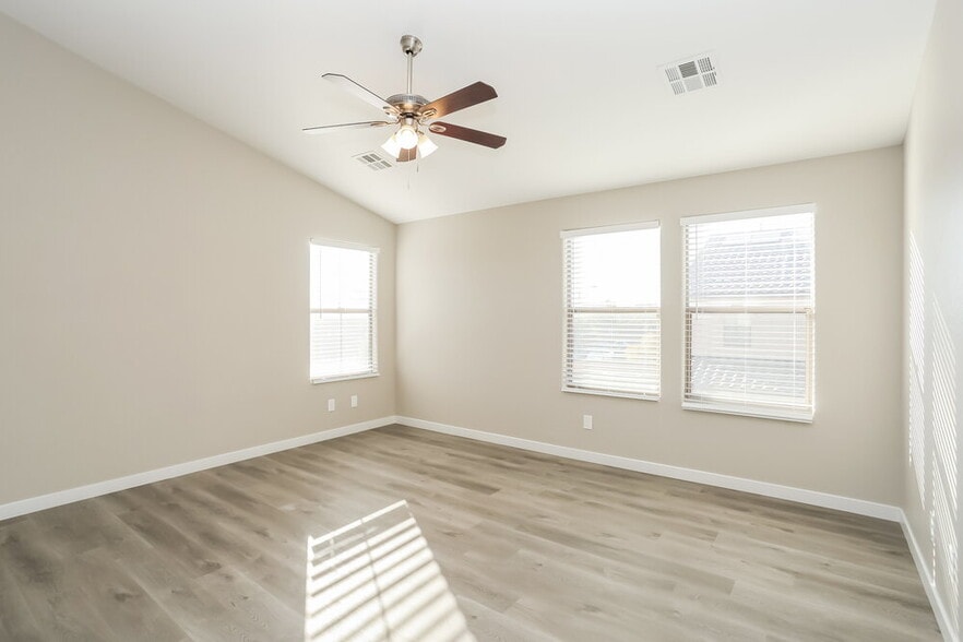 Building Photo - 10728 Cape Shore Ave