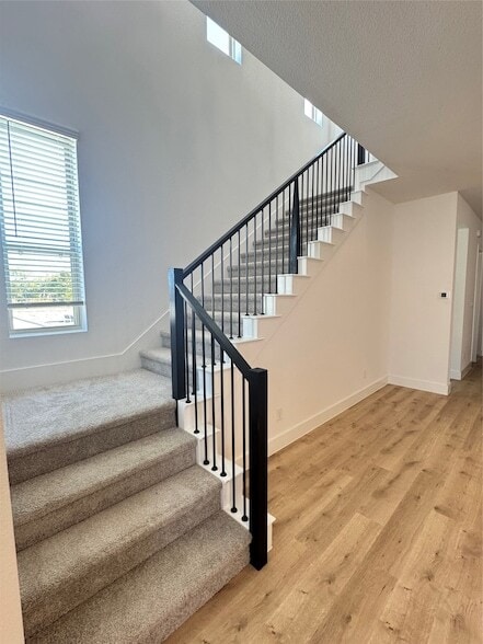 Building Photo - 1309 Eureka Spgs St