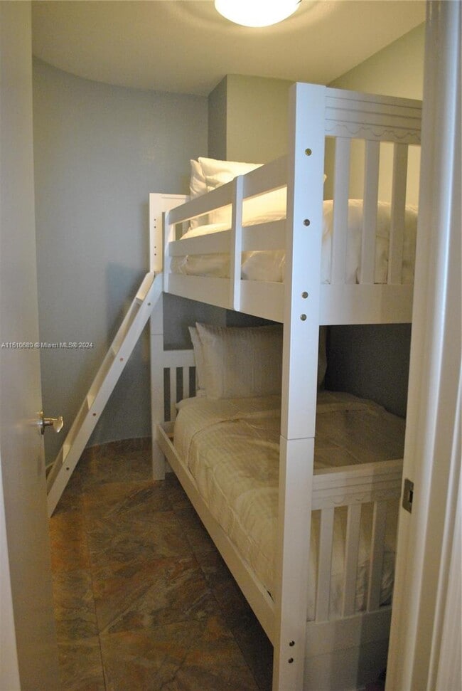 Building Photo - 1717 N Bayshore Dr