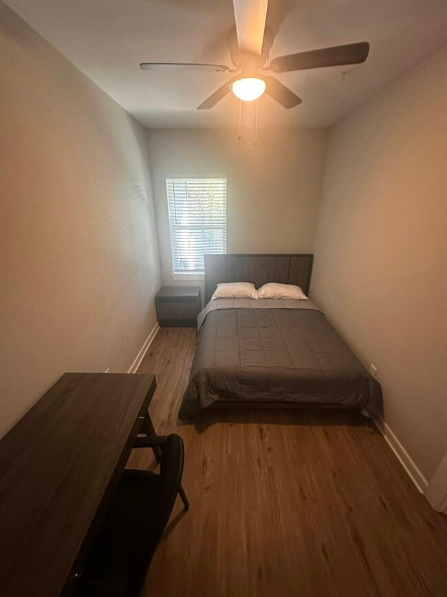 Building Photo - 10317 Lake Rd