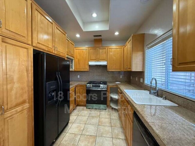 Building Photo - 1935 Felspar St