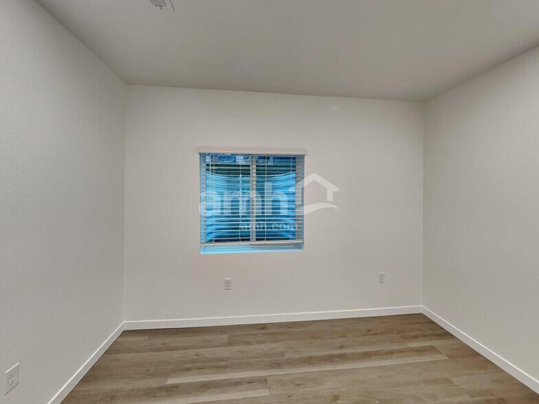 Building Photo - 26153 E Calhoun Pl