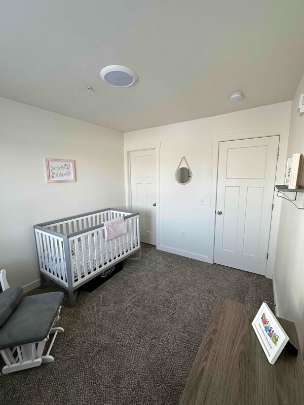 Building Photo - 393 W 625 N