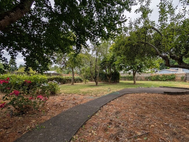 Building Photo - Charming 3-Bedroom, 1.5-Bath Home ~ Landscaping Provided!