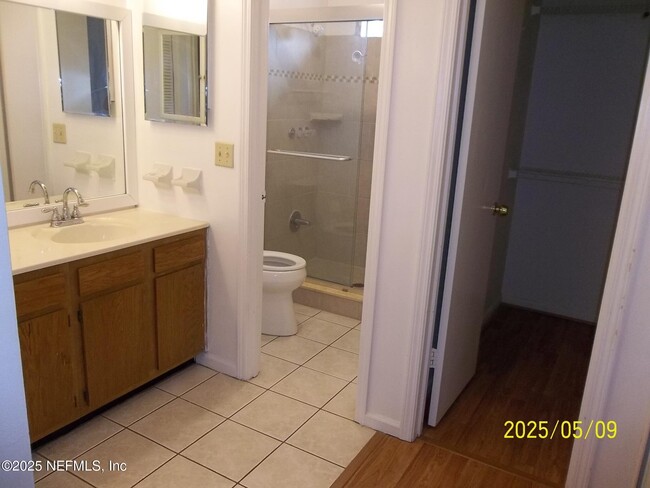 Building Photo - 255 Leatherleaf Dr