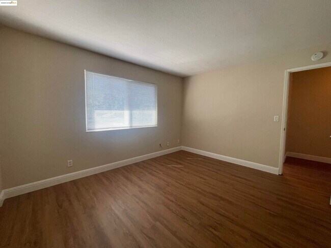 Building Photo - 35 Fountainhead Ct