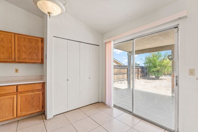 Building Photo - 2616 W Kassandra Pl