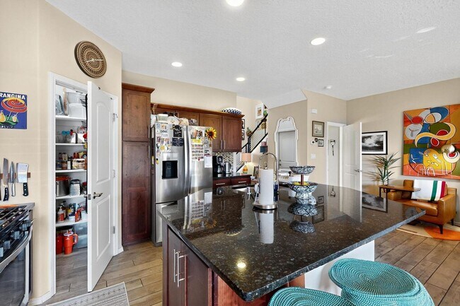 Building Photo - Sawmill District Townhouse 2/BD2/Story 2.5...