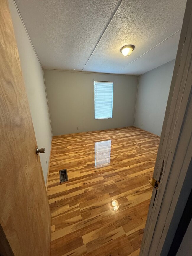 Building Photo - FOR RENT – Peaceful 3BR/2BA Home in Beaure...