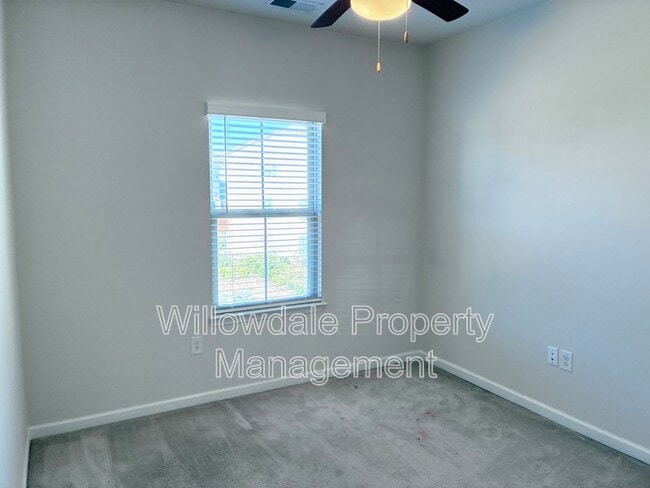 Building Photo - 812 Channing Park Cir