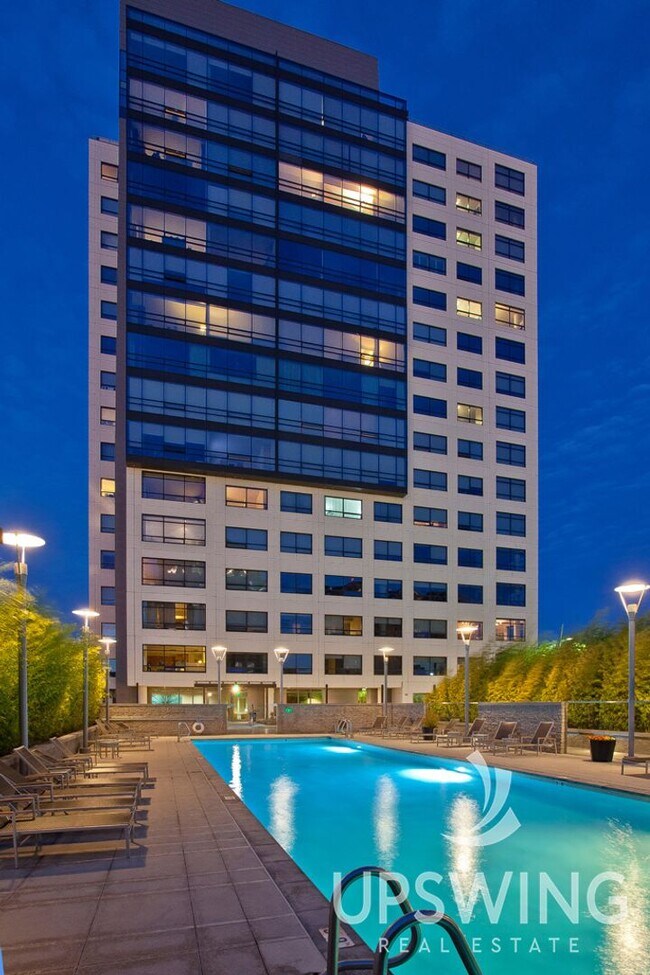 Building Photo - Gorgeous 2 Bedroom/2 Bathroom Condo for Rent at The 88