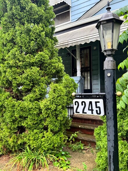 Building Photo - 2245 E 87th St