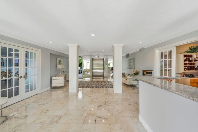 Building Photo - 2505 S Ocean Blvd