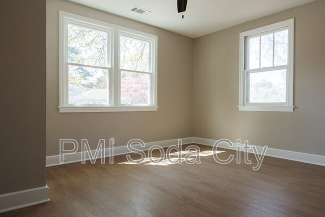 Building Photo - 332 Guilford St