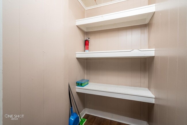 Building Photo - 642 Beech St