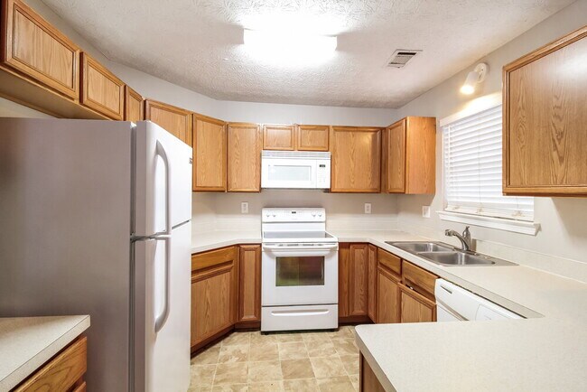 Building Photo - 4385 Bradley Dr SW