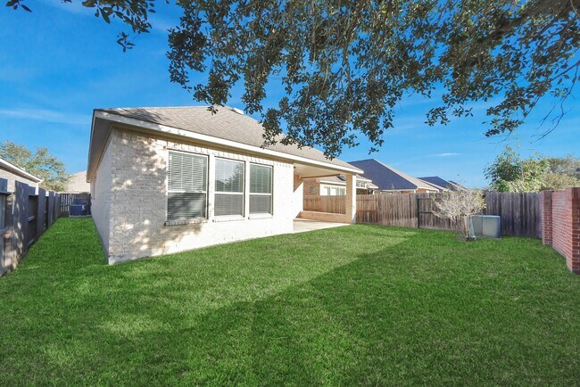 Building Photo - 8114 Silverspot Ln