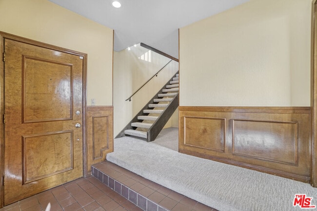 Building Photo - 364 Pershing Dr
