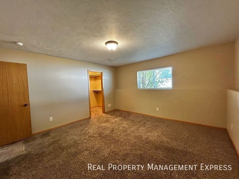 Building Photo - 7636 S Rose Crest Ct