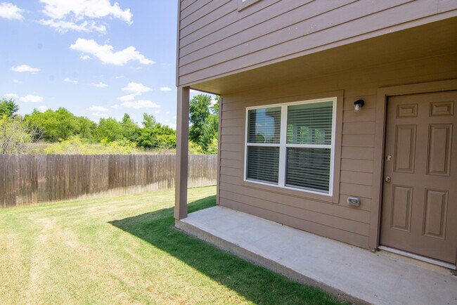 Building Photo - Oakwood Forest - 2117 Oakwood Forest Drive...