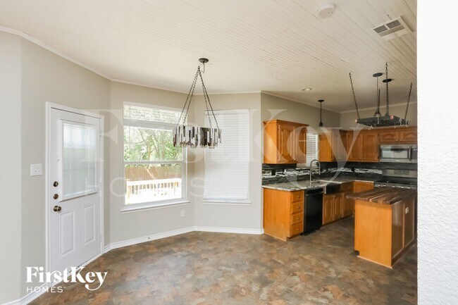 Building Photo - 2137 San Simeon Dr