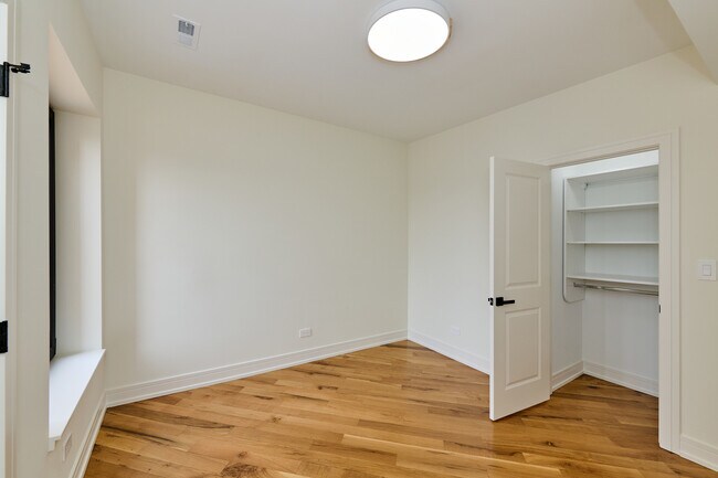 Building Photo - 5200 N Winthrop Ave