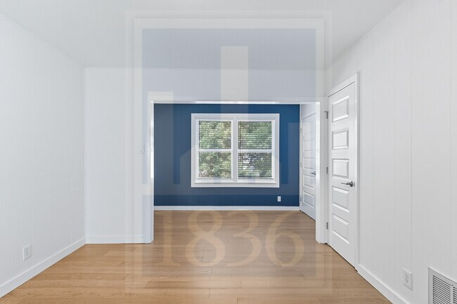 Building Photo - 1705 Deerfield Dr