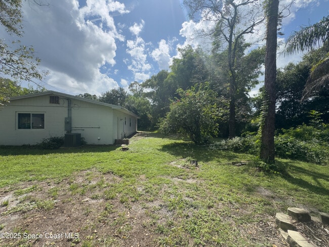 Building Photo - 728 Lund Ct