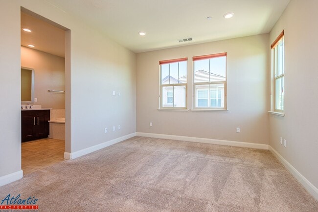 Building Photo - Gorgeous Home | Designer Materials | Desirable Location