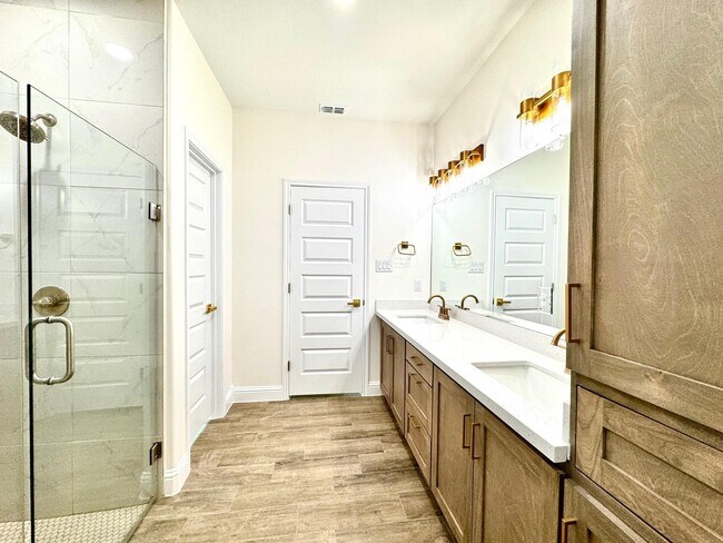 Building Photo - 1405 Eagles Ln