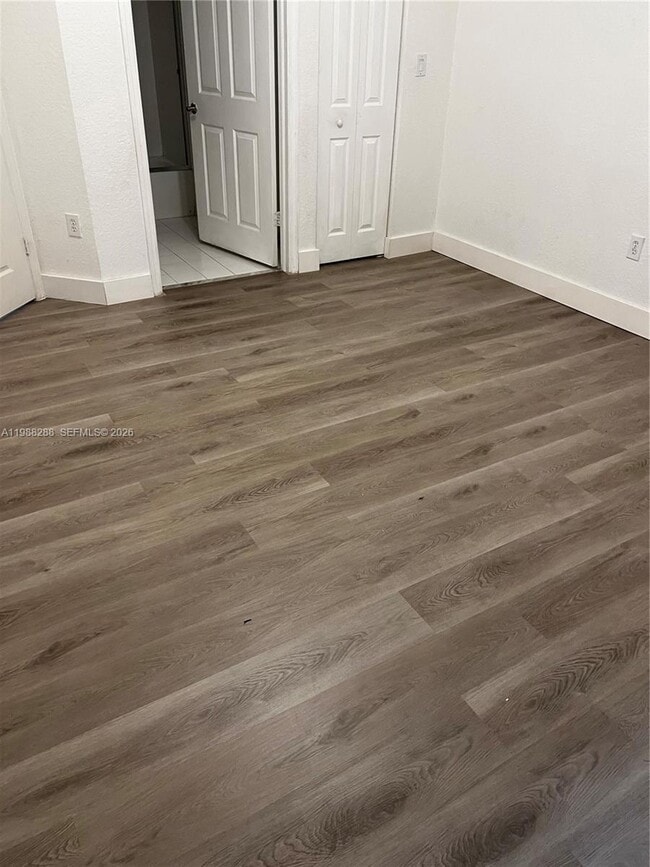 Building Photo - 5610 NW 114th Pl