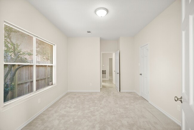 Building Photo - 1438 Crescent Green Dr