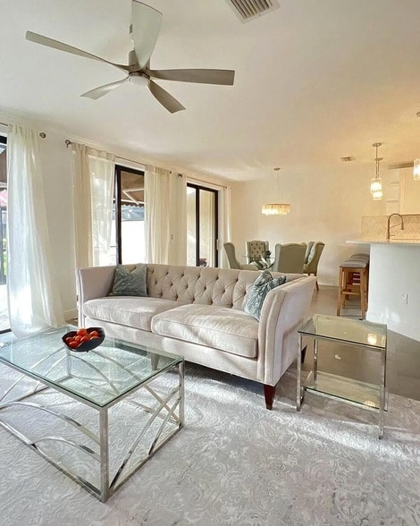 Building Photo - 819 Windermere Way