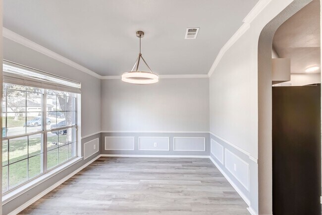 Building Photo - 113 W Deer Horn Pass