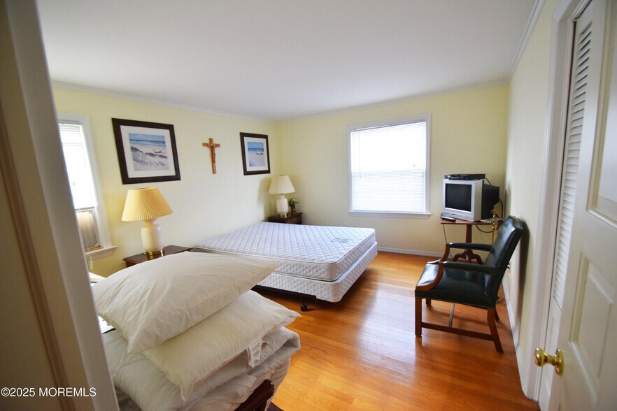 Building Photo - 204 Neptune Pl