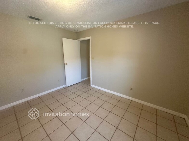 Building Photo - 8147 Wellsmere Cir