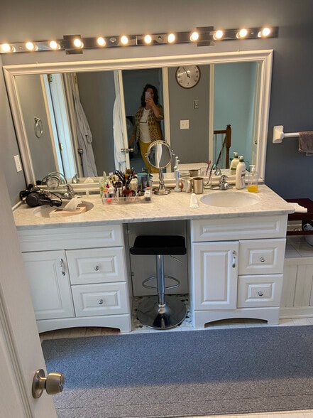 Building Photo - 73 Midlake Cir