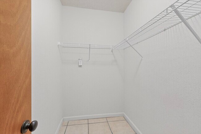 Building Photo - 222 Shannon Pl NW