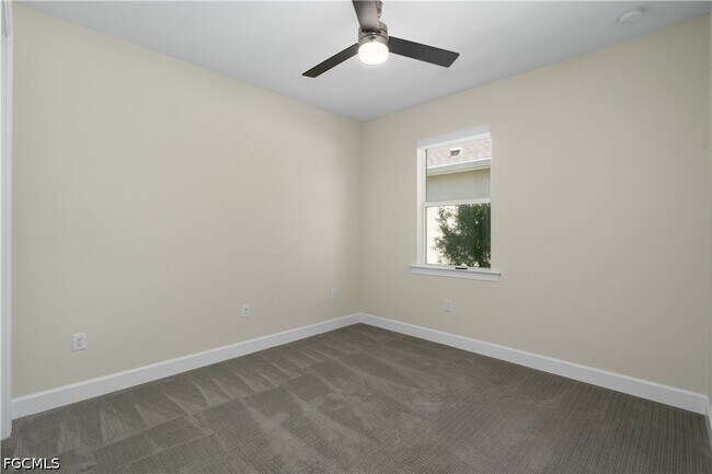 Building Photo - 42186 Edgewater Dr