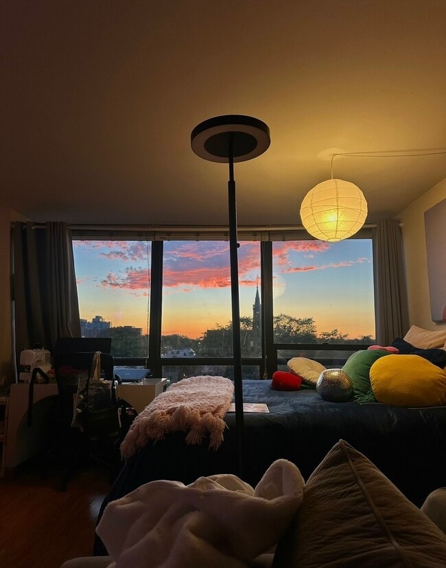 Building Photo - 1636 N Wells St