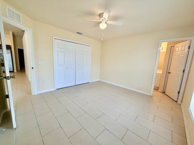 Building Photo - Like-New 3BR-2 Bath Duplex w/ Garage, Prime Cape Coral Location + Flexible Lease Options+Pet Frie...