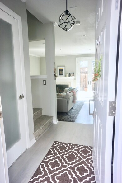 Building Photo - 2078 S Delaware St